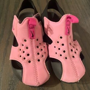 Size 10 Nike water shoes